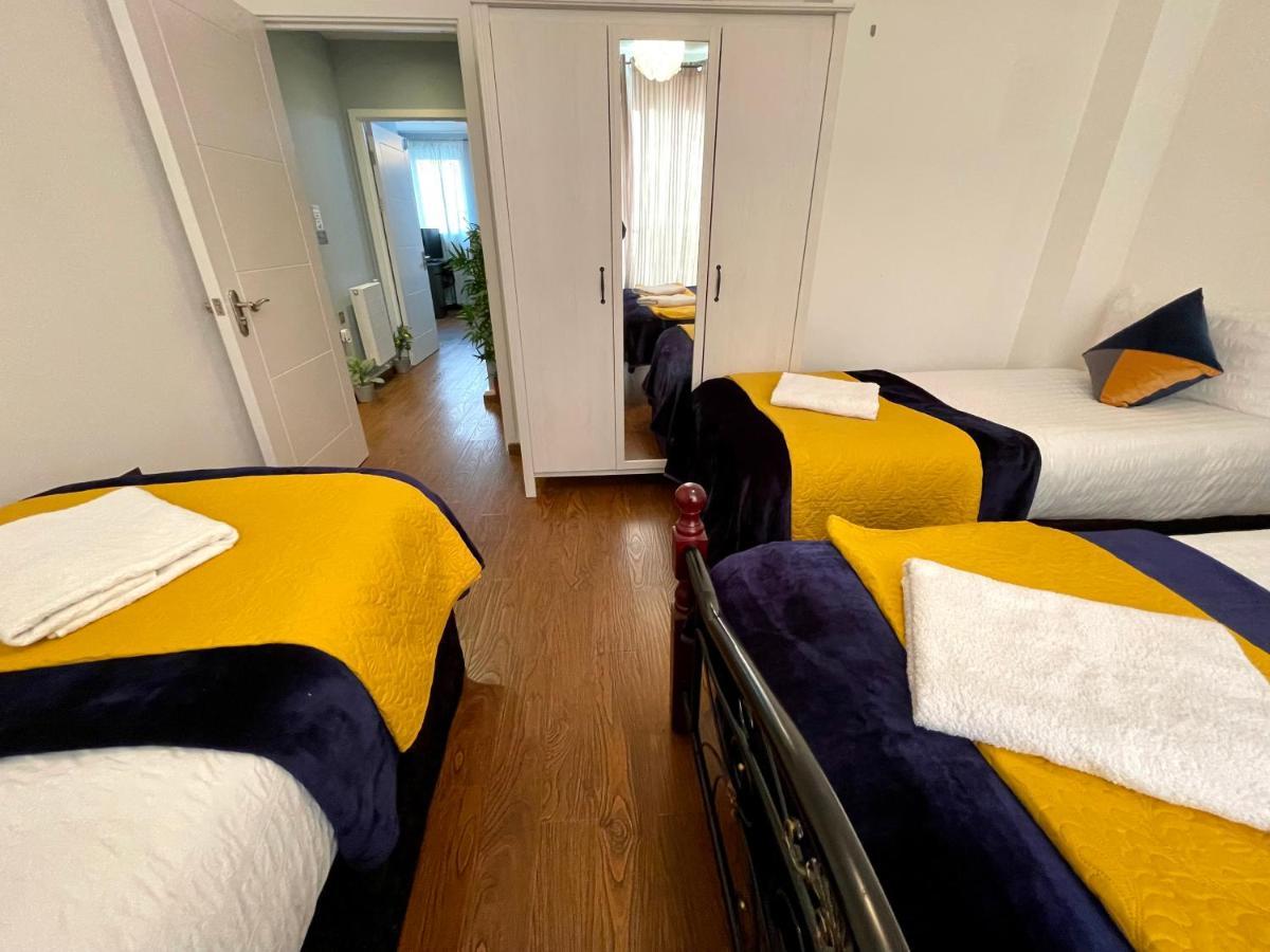 London Stratford Luxury House, 5 Minutes Walk Station, Westfield, 3 Bedrooms 3 Bathrooms, Reception, Garden, Parking 외부 사진
